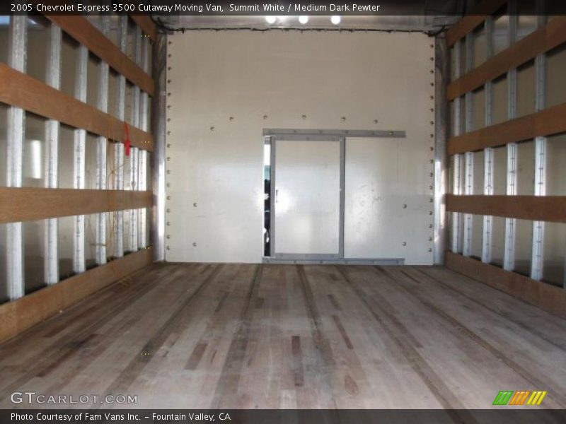 Summit White / Medium Dark Pewter 2005 Chevrolet Express 3500 Cutaway Moving Van