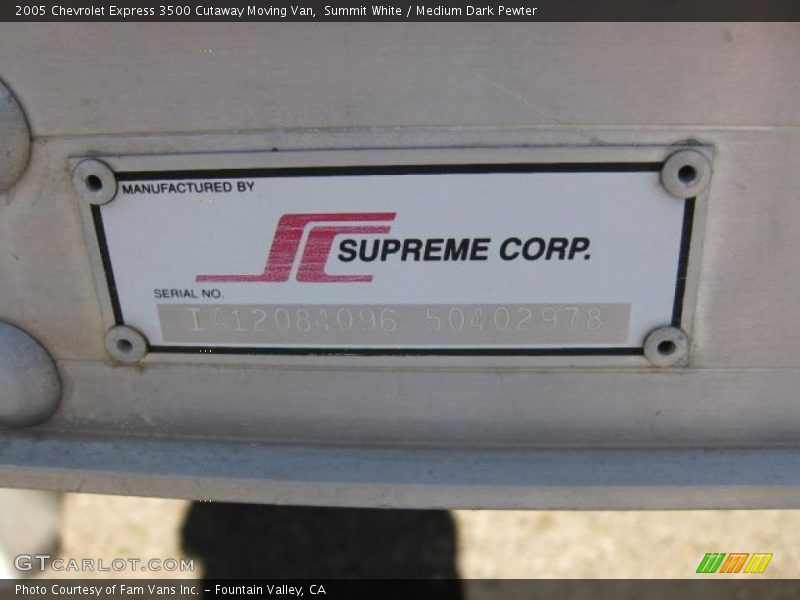 Summit White / Medium Dark Pewter 2005 Chevrolet Express 3500 Cutaway Moving Van