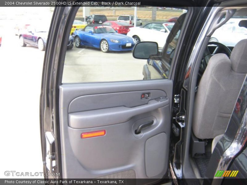 Black / Dark Charcoal 2004 Chevrolet Silverado 2500HD LS Extended Cab