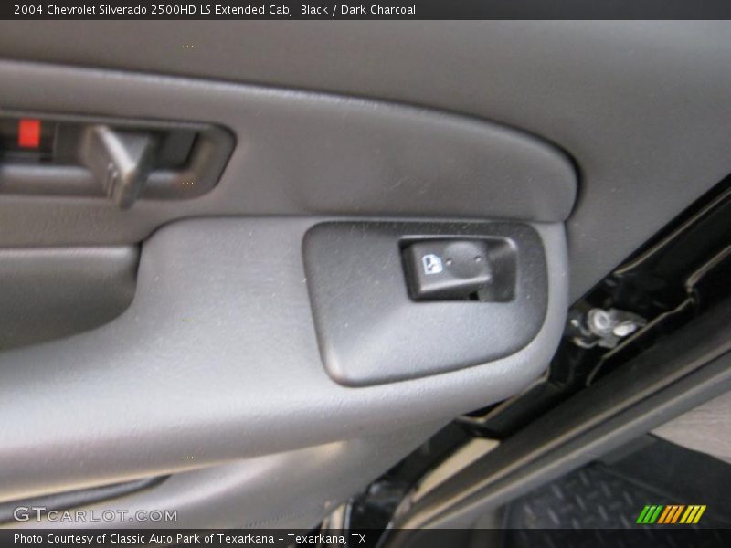 Black / Dark Charcoal 2004 Chevrolet Silverado 2500HD LS Extended Cab