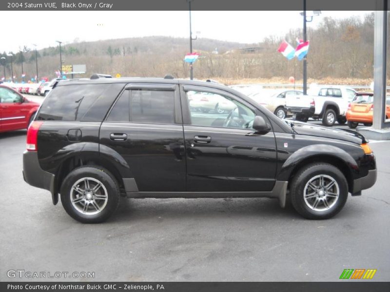Black Onyx / Gray 2004 Saturn VUE
