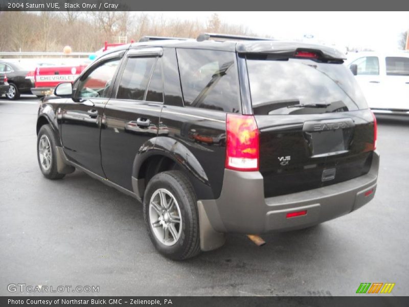 Black Onyx / Gray 2004 Saturn VUE