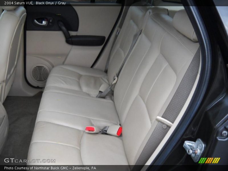 Black Onyx / Gray 2004 Saturn VUE