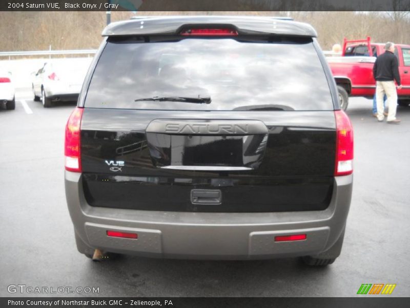 Black Onyx / Gray 2004 Saturn VUE