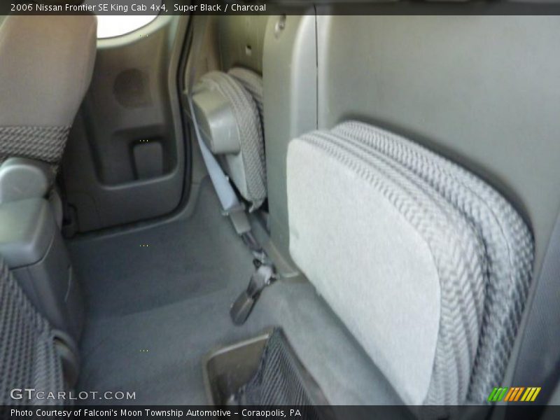Super Black / Charcoal 2006 Nissan Frontier SE King Cab 4x4