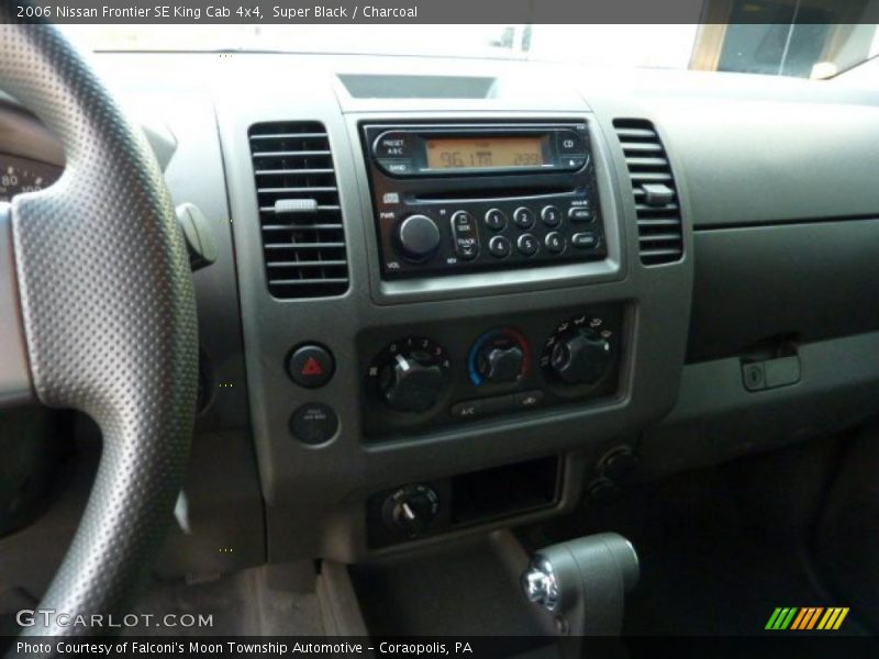 Controls of 2006 Frontier SE King Cab 4x4