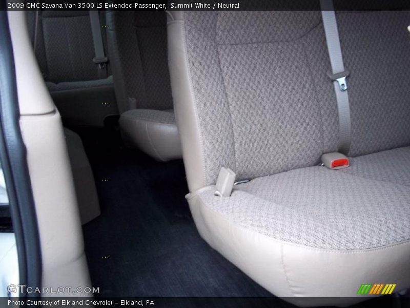 Summit White / Neutral 2009 GMC Savana Van 3500 LS Extended Passenger