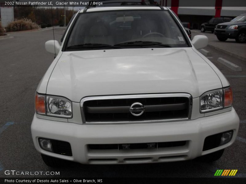 Glacier White Pearl / Beige 2002 Nissan Pathfinder LE