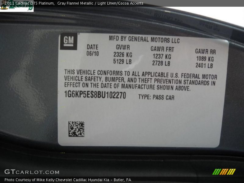 Gray Flannel Metallic / Light Linen/Cocoa Accents 2011 Cadillac DTS Platinum