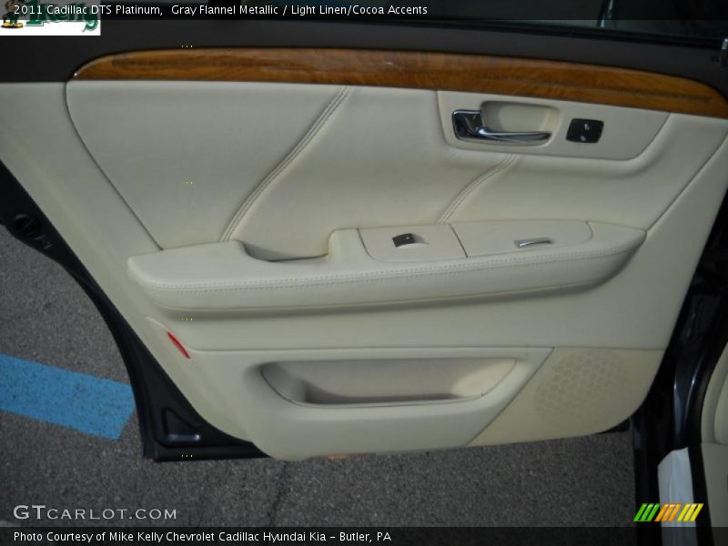 Gray Flannel Metallic / Light Linen/Cocoa Accents 2011 Cadillac DTS Platinum