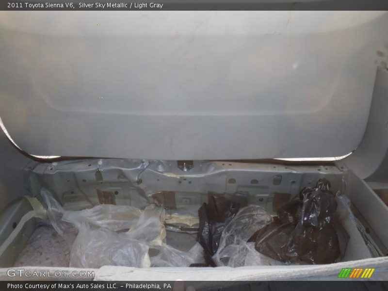 Silver Sky Metallic / Light Gray 2011 Toyota Sienna V6