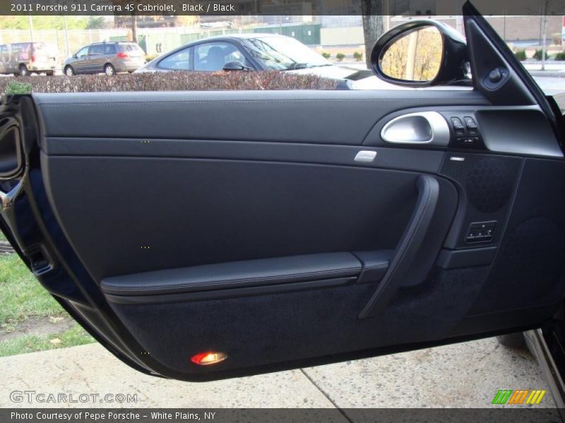 Door Panel of 2011 911 Carrera 4S Cabriolet