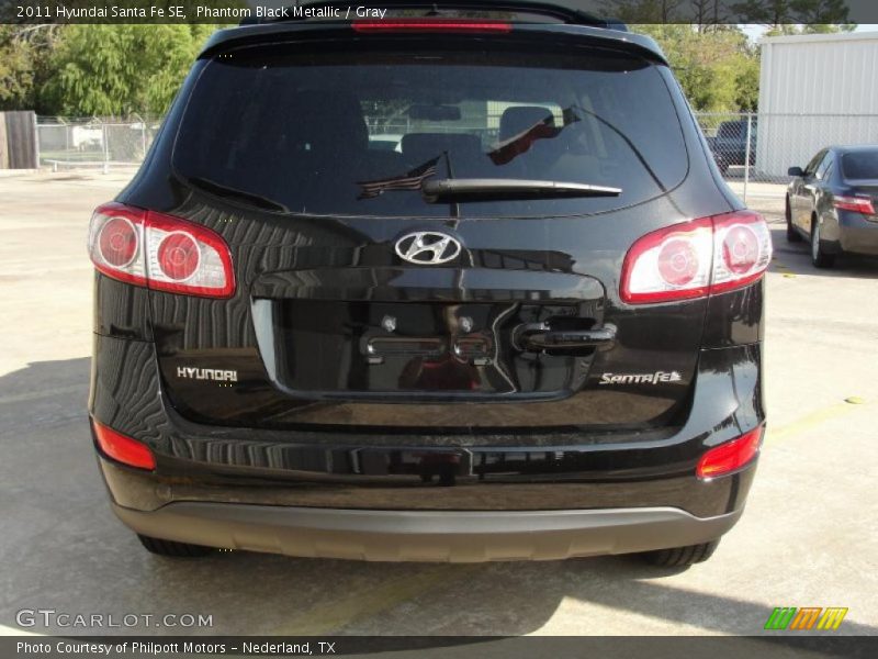 Phantom Black Metallic / Gray 2011 Hyundai Santa Fe SE