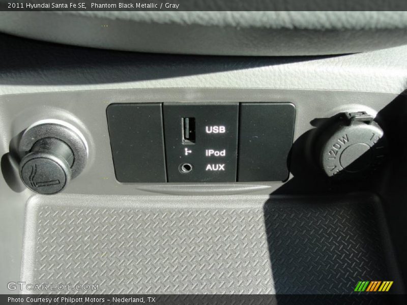 Phantom Black Metallic / Gray 2011 Hyundai Santa Fe SE