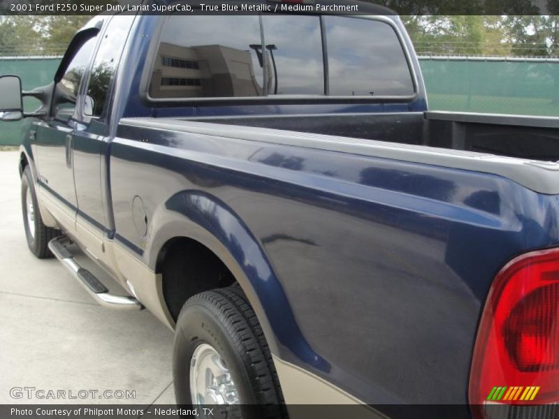 True Blue Metallic / Medium Parchment 2001 Ford F250 Super Duty Lariat SuperCab
