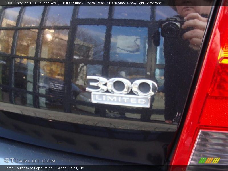 Brilliant Black Crystal Pearl / Dark Slate Gray/Light Graystone 2006 Chrysler 300 Touring AWD