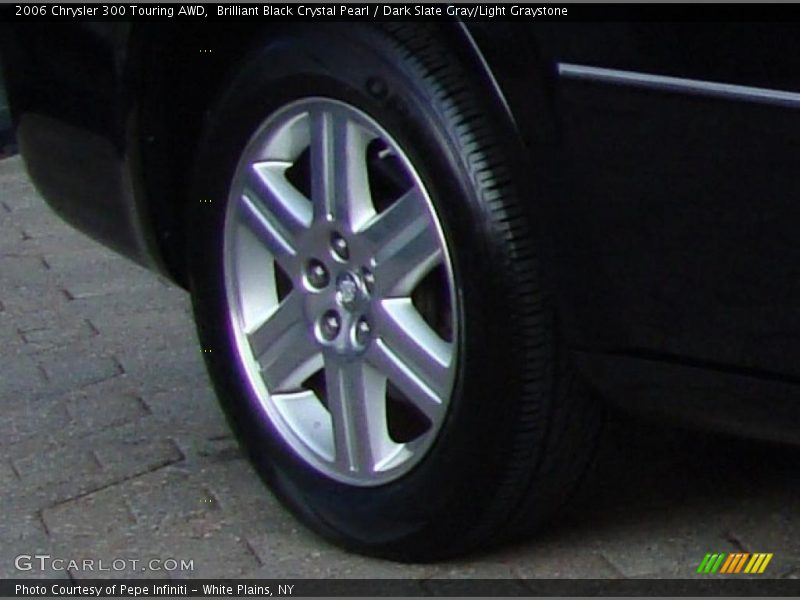 Brilliant Black Crystal Pearl / Dark Slate Gray/Light Graystone 2006 Chrysler 300 Touring AWD