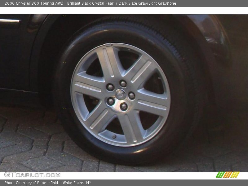 Brilliant Black Crystal Pearl / Dark Slate Gray/Light Graystone 2006 Chrysler 300 Touring AWD