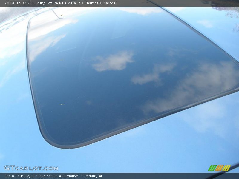 Sunroof of 2009 XF Luxury