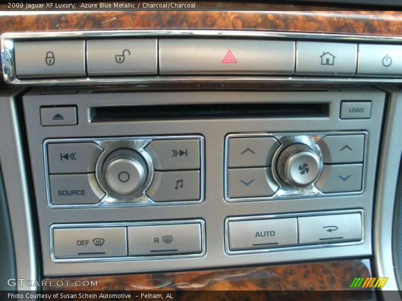 Controls of 2009 XF Luxury
