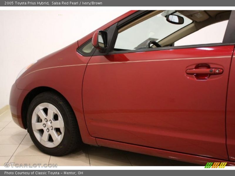 Salsa Red Pearl / Ivory/Brown 2005 Toyota Prius Hybrid