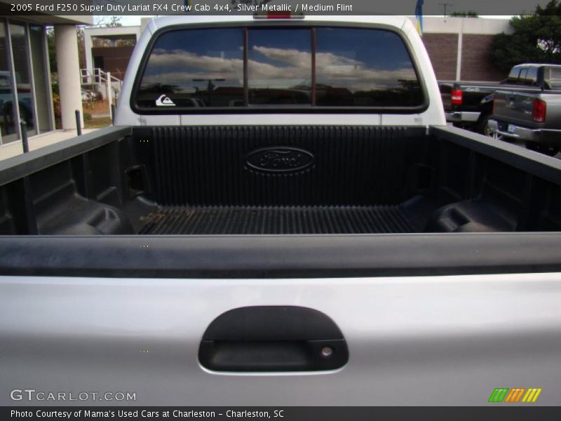 Silver Metallic / Medium Flint 2005 Ford F250 Super Duty Lariat FX4 Crew Cab 4x4