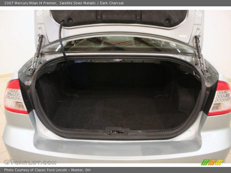 Satellite Silver Metallic / Dark Charcoal 2007 Mercury Milan I4 Premier