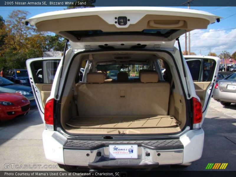 Blizzard White / Sand 2005 Nissan Armada SE