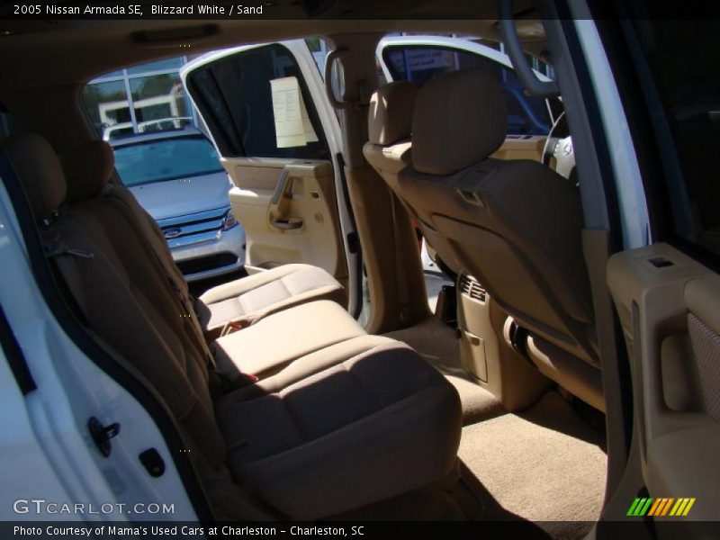 Blizzard White / Sand 2005 Nissan Armada SE