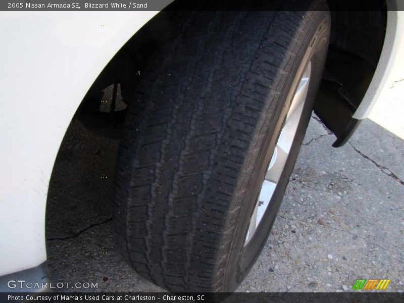 Blizzard White / Sand 2005 Nissan Armada SE