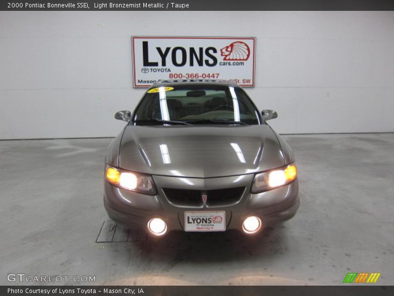 Light Bronzemist Metallic / Taupe 2000 Pontiac Bonneville SSEi