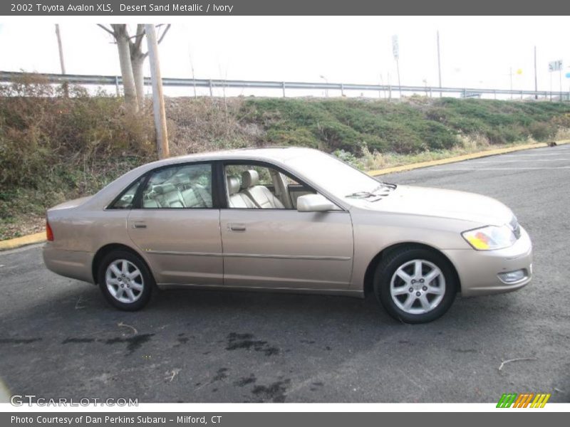 Desert Sand Metallic / Ivory 2002 Toyota Avalon XLS