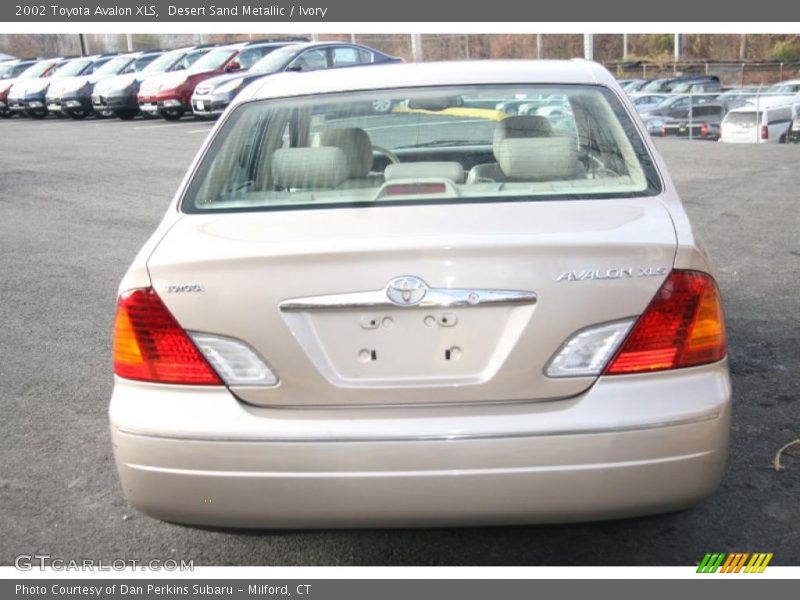 Desert Sand Metallic / Ivory 2002 Toyota Avalon XLS