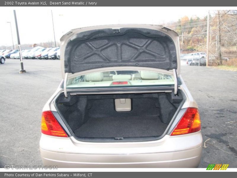 Desert Sand Metallic / Ivory 2002 Toyota Avalon XLS