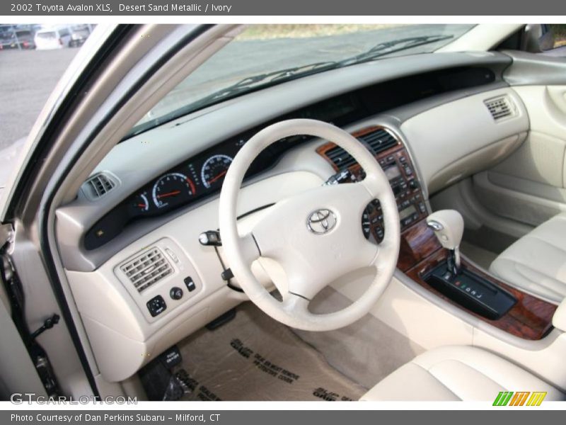 Desert Sand Metallic / Ivory 2002 Toyota Avalon XLS
