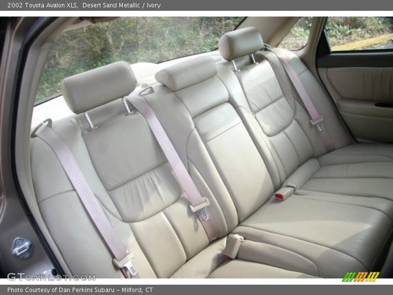 Desert Sand Metallic / Ivory 2002 Toyota Avalon XLS