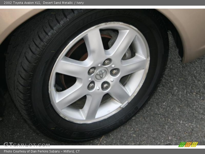 Desert Sand Metallic / Ivory 2002 Toyota Avalon XLS