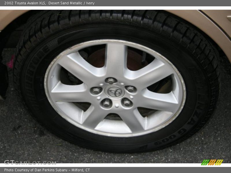 Desert Sand Metallic / Ivory 2002 Toyota Avalon XLS