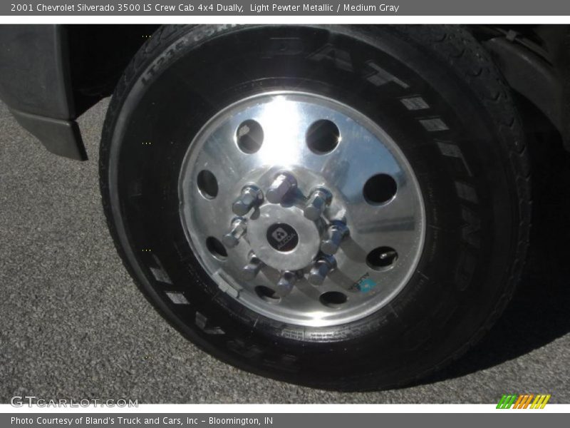Light Pewter Metallic / Medium Gray 2001 Chevrolet Silverado 3500 LS Crew Cab 4x4 Dually
