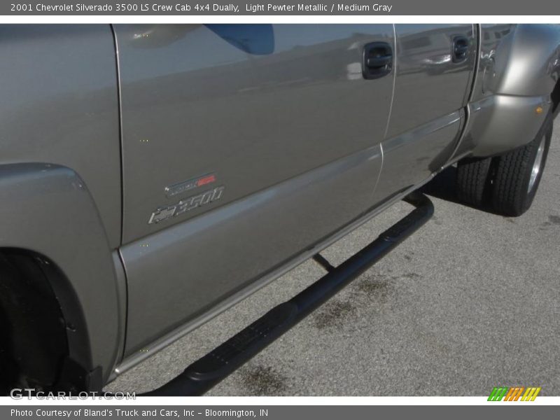 Light Pewter Metallic / Medium Gray 2001 Chevrolet Silverado 3500 LS Crew Cab 4x4 Dually