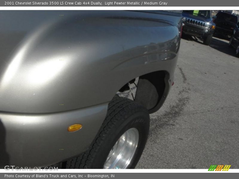 Light Pewter Metallic / Medium Gray 2001 Chevrolet Silverado 3500 LS Crew Cab 4x4 Dually