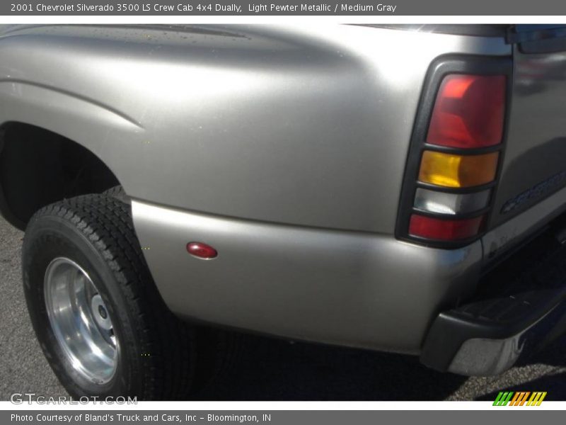 Light Pewter Metallic / Medium Gray 2001 Chevrolet Silverado 3500 LS Crew Cab 4x4 Dually