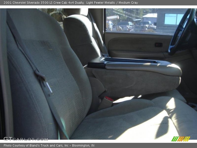 Light Pewter Metallic / Medium Gray 2001 Chevrolet Silverado 3500 LS Crew Cab 4x4 Dually
