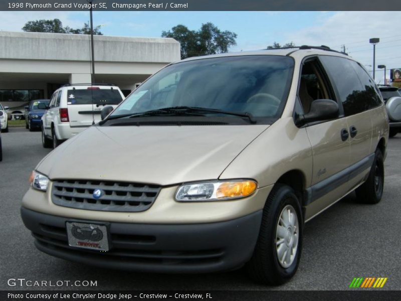 Champagne Pearl / Camel 1998 Plymouth Grand Voyager SE