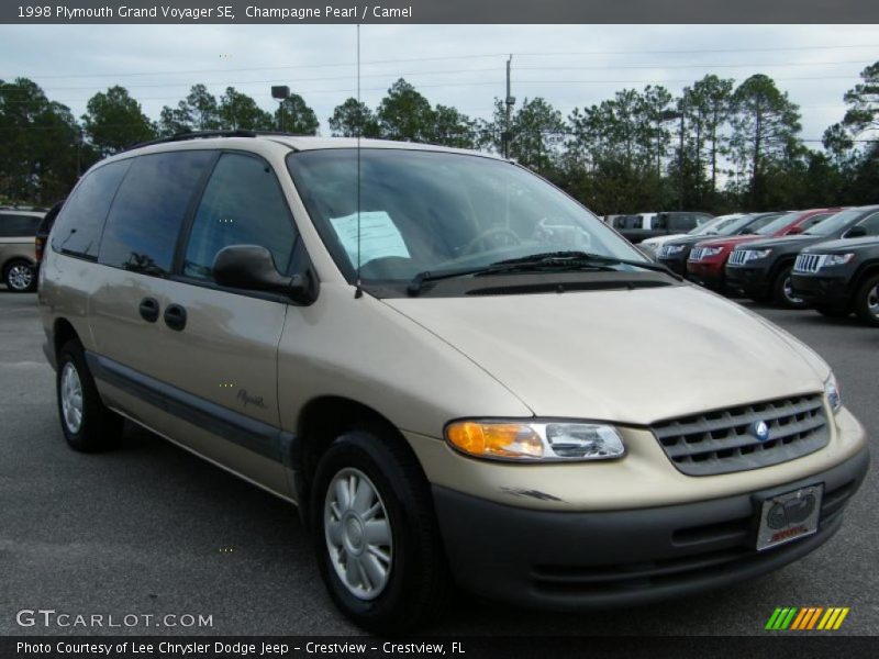 Champagne Pearl / Camel 1998 Plymouth Grand Voyager SE