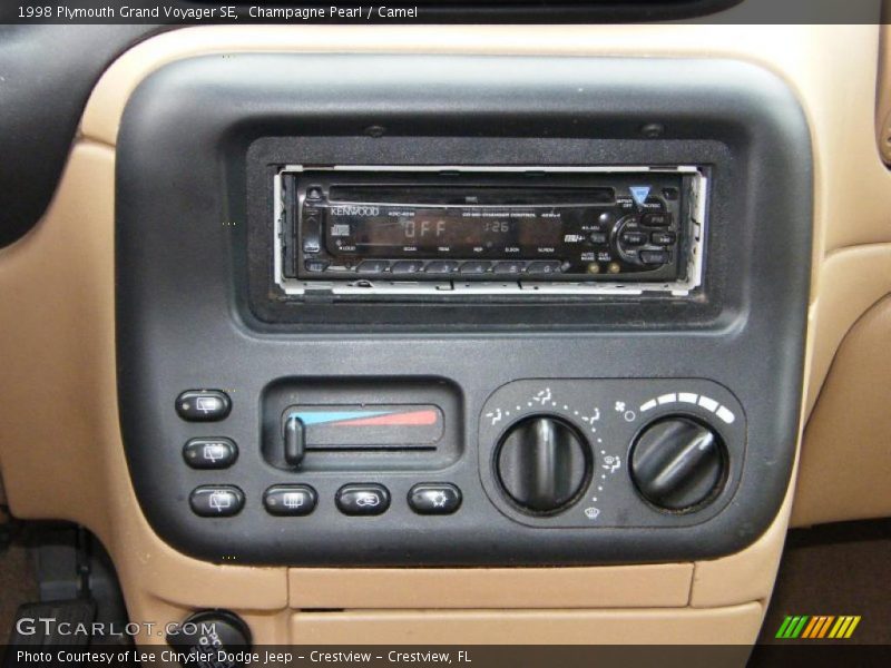 Champagne Pearl / Camel 1998 Plymouth Grand Voyager SE