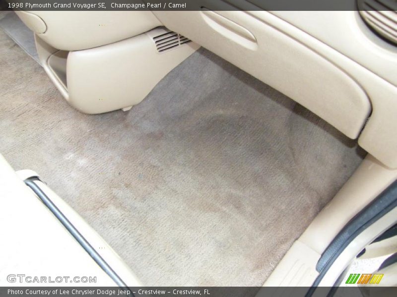 Champagne Pearl / Camel 1998 Plymouth Grand Voyager SE