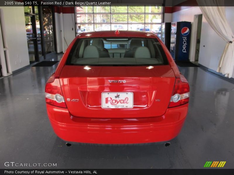 Passion Red / Dark Beige/Quartz Leather 2005 Volvo S40 T5