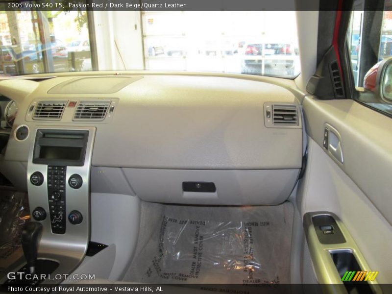 Passion Red / Dark Beige/Quartz Leather 2005 Volvo S40 T5