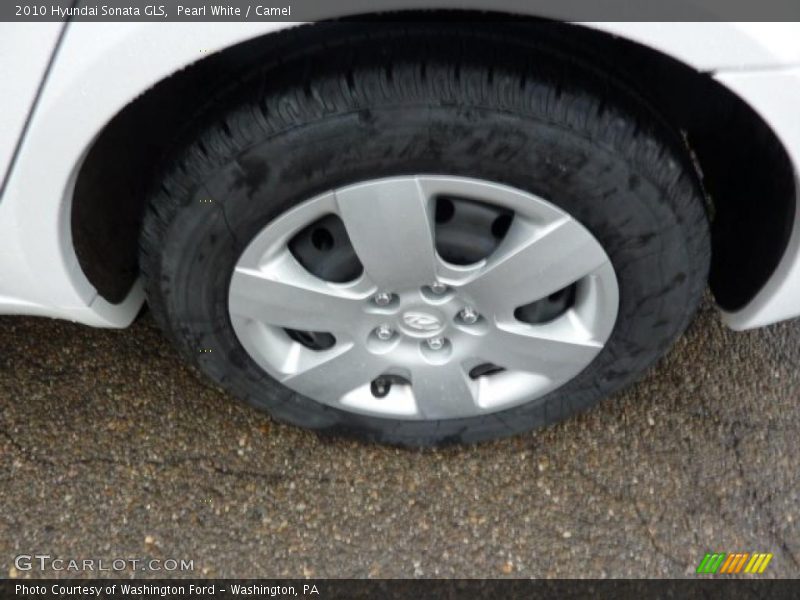 Pearl White / Camel 2010 Hyundai Sonata GLS
